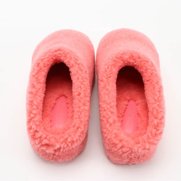 Amina Muaddi Giuly Platform Slipper Mules in Pink Shearling, New in Box - Picture 4 of 6